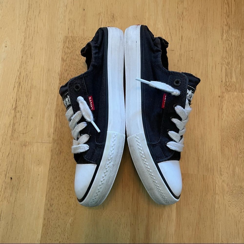 Women’s Levi’s Chucks shoes size 7.5 black sneakers - Picture 4 of 4